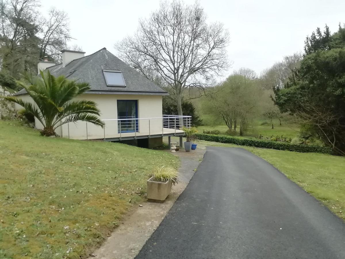 Plouigneau La Maison Au Bord De L'Eau מראה חיצוני תמונה